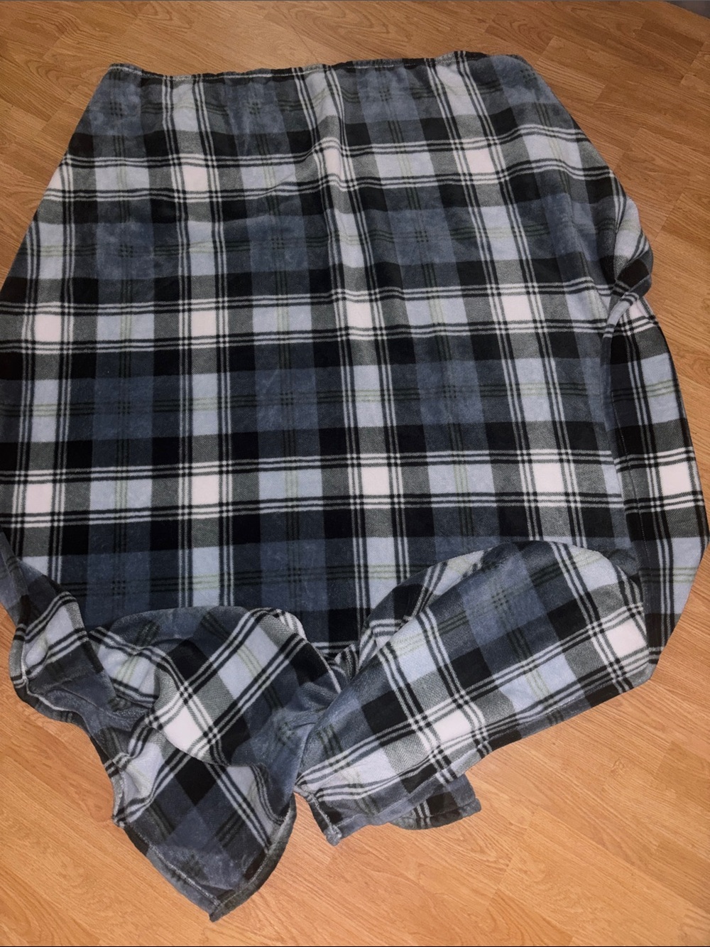 Cozy Blue & Black Plaid Fleece Blanket throw